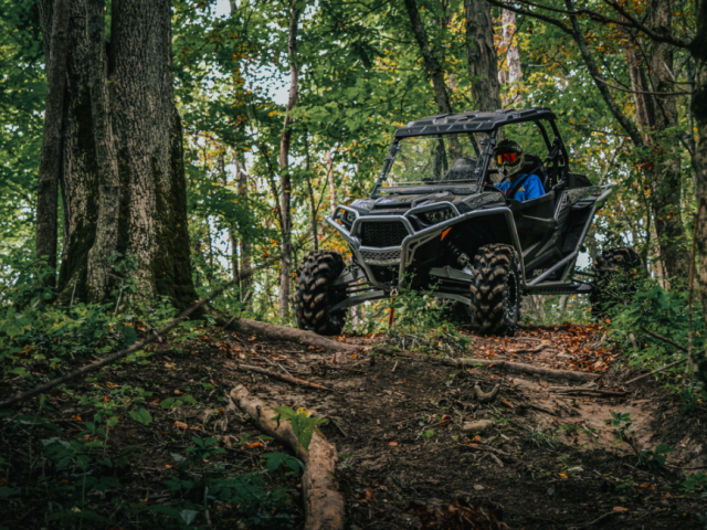 The Ultimate UTV Windshield Buyer’s Guide