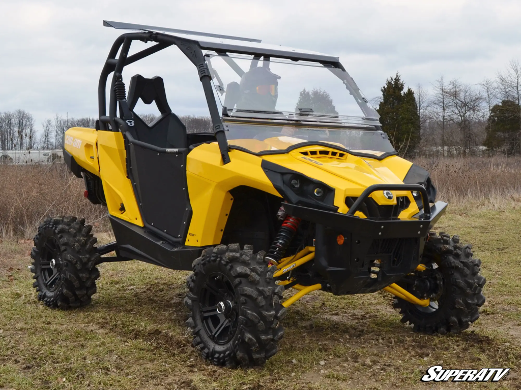 A Can-Am Commander 1000R UTV.