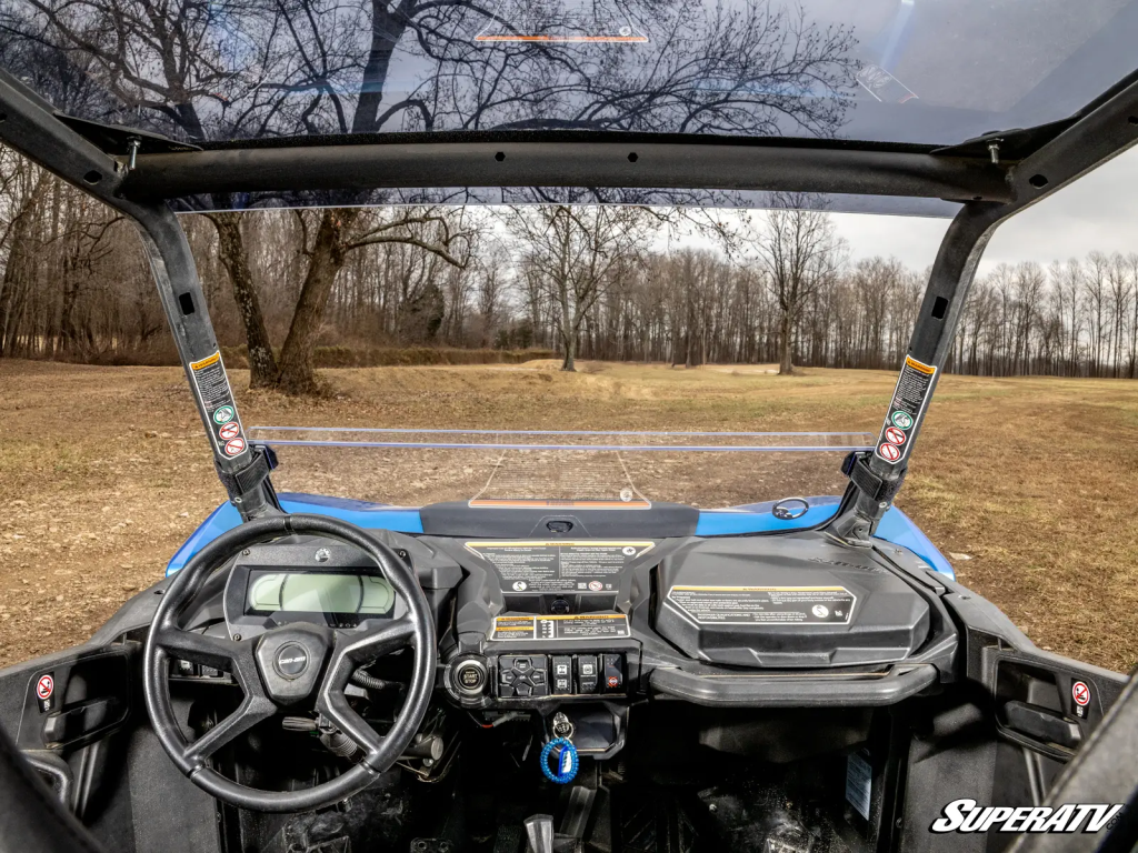 A Can-Am Commander 1000R UTV.